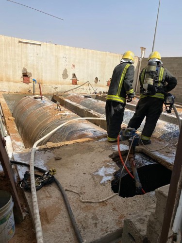 الدفاع المدني بالأسياح يباشر حادث وميض لحظي في خزانات وقود بمحطة محروقات .. والكشف عن عدد المصابين