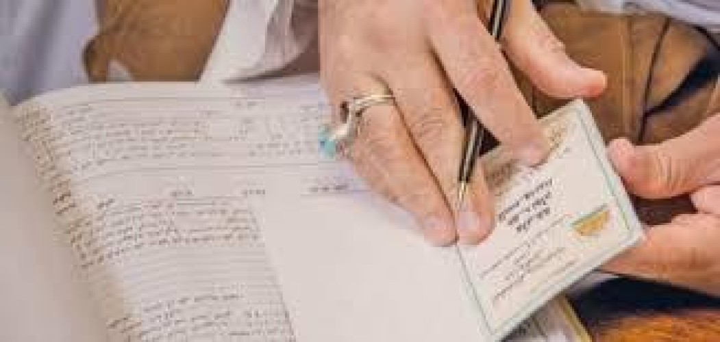 ما حكم مَن اشترط عليها زوجها عدم الإنجاب؟.. الشيخ “الماجد” يوضح (فيديو)