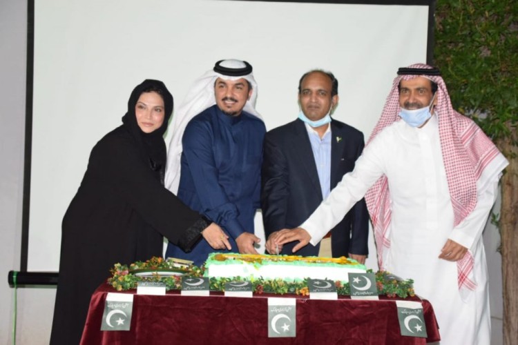 نائب غرفة جدة وقنصل باكستان  يدشنان مهرجان تذوق المانجو