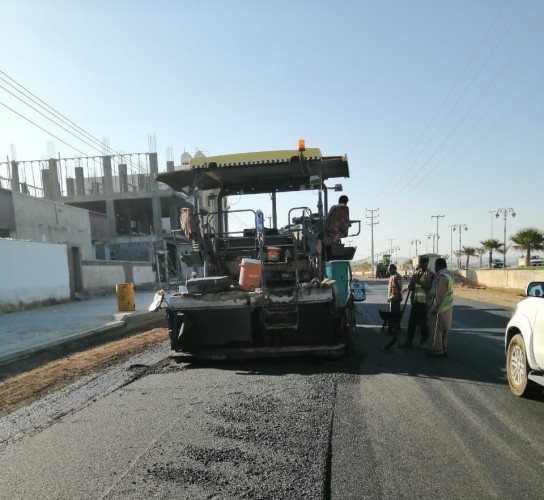 بلدية أملج تواصل أعمال صيانة شوارع المحافظة