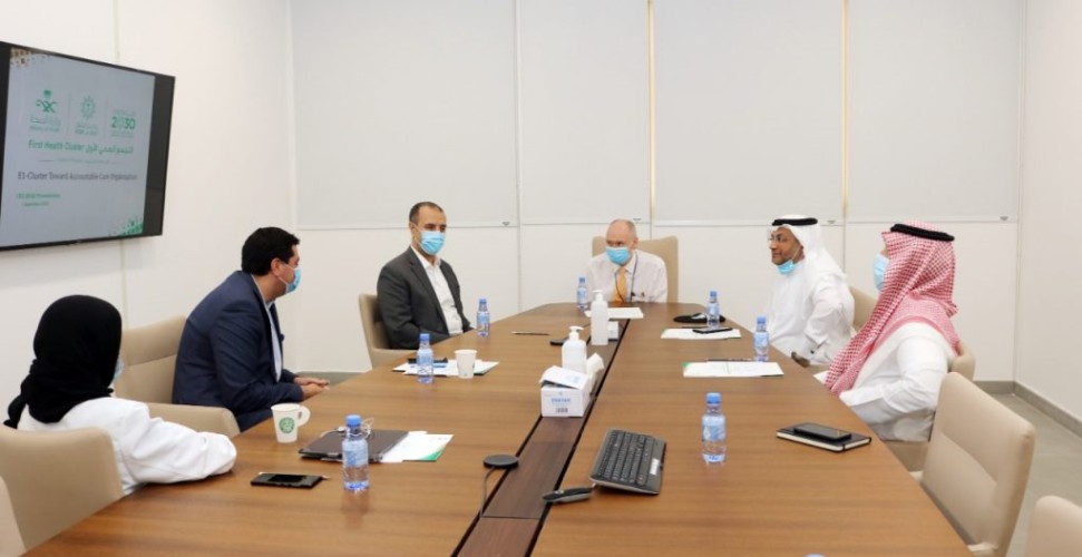 التجمع الصحي الأول والتخصصي يستعرضان إنجازاتهما أمام جونز هوبكنز