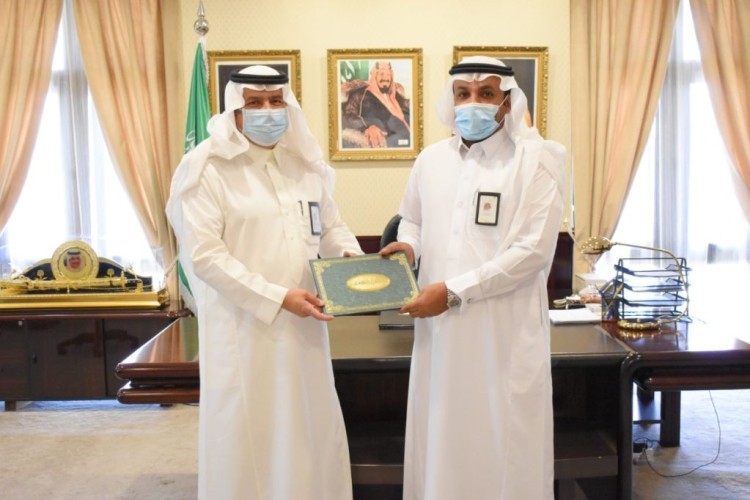 تكريم إدارة الأزمات بالشرقية نظير مبادرة إضاءات في الثقافة العمالية