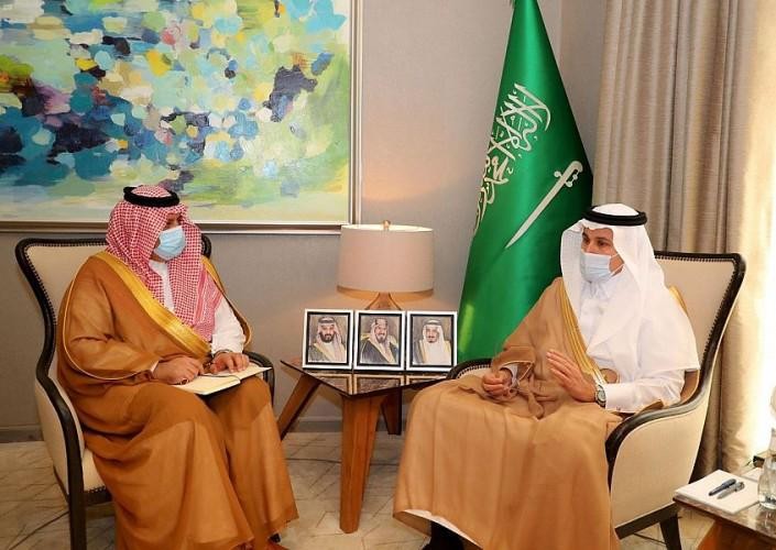 أمير منطقة حائل يجتمع بوزير النقل لمناقشة عدداً من الموضوعات