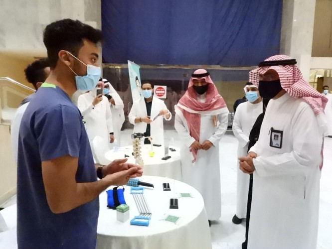 أمين العاصمة المقدسة يفتتح برنامج العلاج الطبيعي