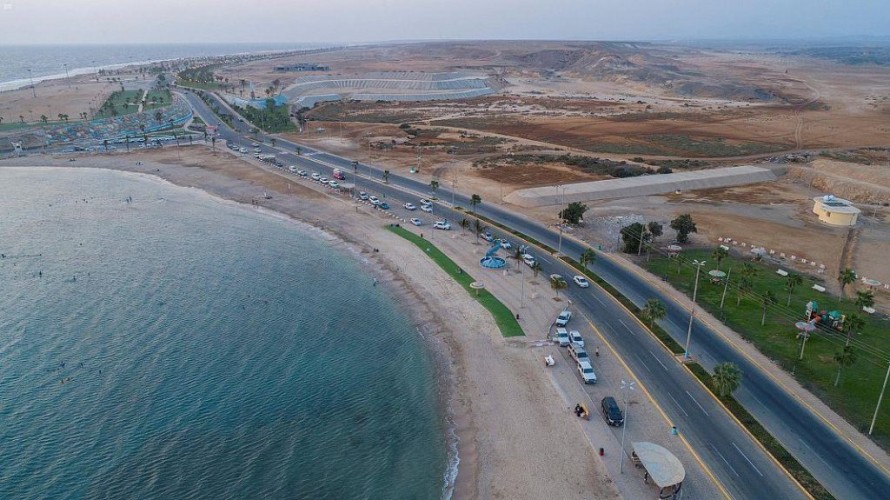 وسط أجواء مناخية رائعة ..شاهد: صور توثق لحظات الغروب على شاطئ ومنتزه شرم زاعم بالوجه