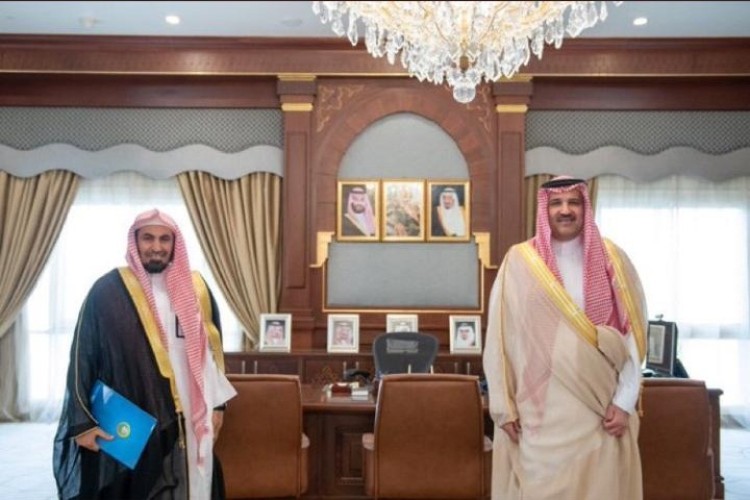 أمير منطقة ⁧‫المدينة المنورة‬⁩ يطلق حملة ⁧‫الصلاة نور‬⁩