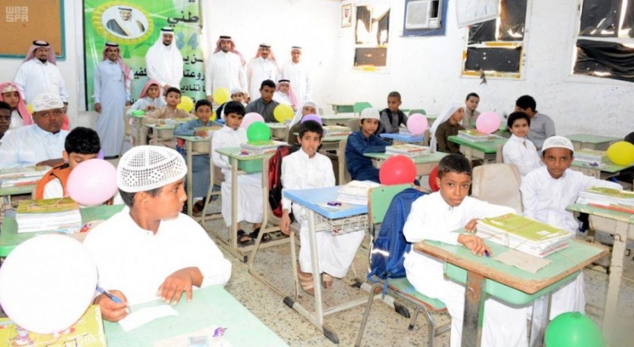 بالفيديو: متحدثة التعليم توضح آلية تطبيق قرار اعتماد اللغة الإنجليزية مادة دراسية من الصف الأول الابتدائي