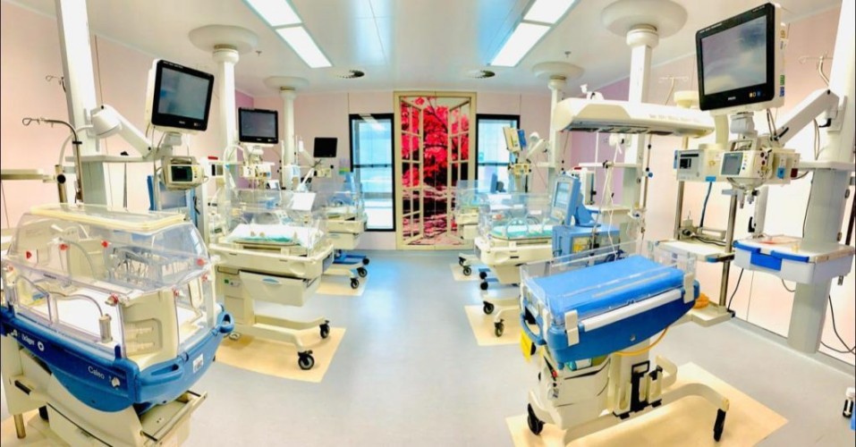 نجاح فريق طبي في مستشفى خميس مشيط للولادة بإنقاذ حياة رضيعة ولدت بعمر 25 إسبوعاً