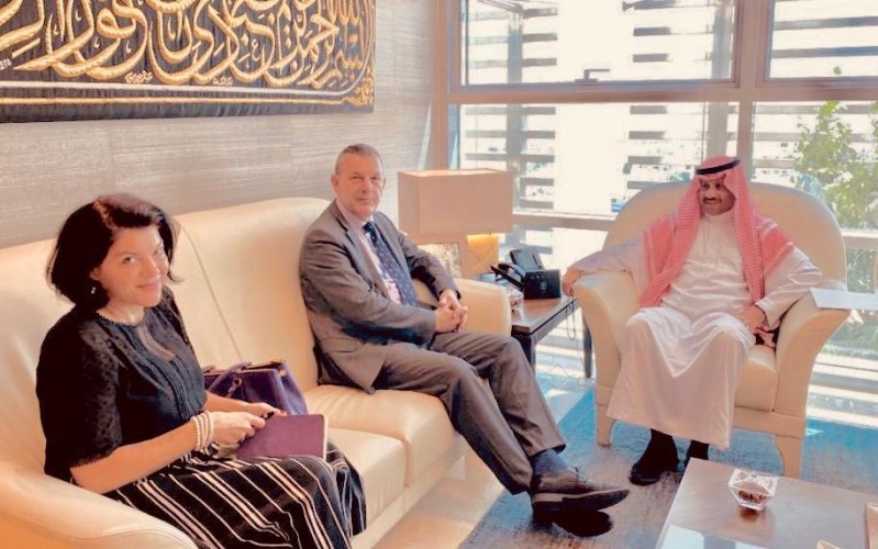 سفير المملكة لدى الأردن يلتقي المفوض العام للأونروا