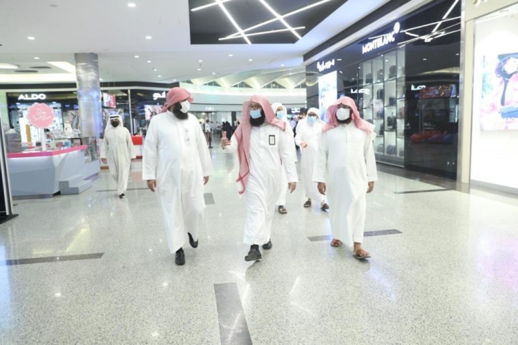 وكيل الشؤون الميدانية والقضايا  بالرئاسة العامة لهيئة الأمر بالمعروف يقف ميدانياً على تنفيذ حملة (الصلاة نور) بالرياض