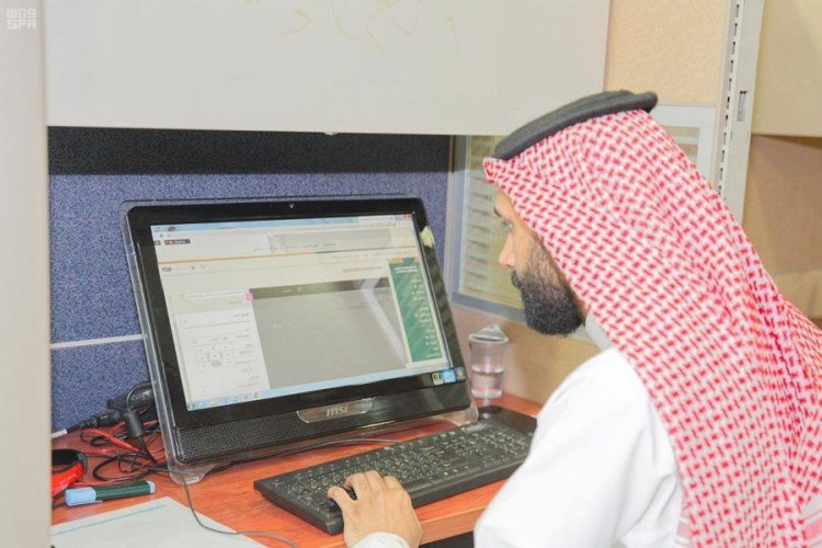 طبيب ينصح باستمرار العملية التعليمية عن بُعد لنهاية الفصل الأول لهذه الأسباب!