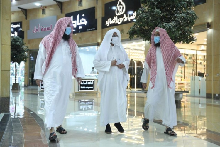مديرو العموم بالرئاسة العامة لهيئة الأمر بالمعروف يقفون ميدانياً على تنفيذ حملة (الصلاة نور) بالرياض