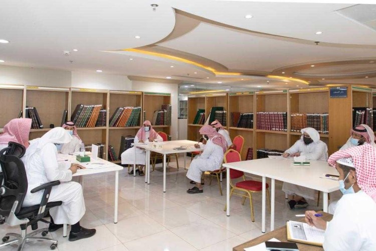المقوشي يُدير حلقة نقاش بعنوان: هيكلة وكالة الشؤون التوجيهية والإرشادية وهدفها تمكين قاصدي الحرمين الشريفين من أداء عبادتهم ومناسكهم بكل يسر وسهولة