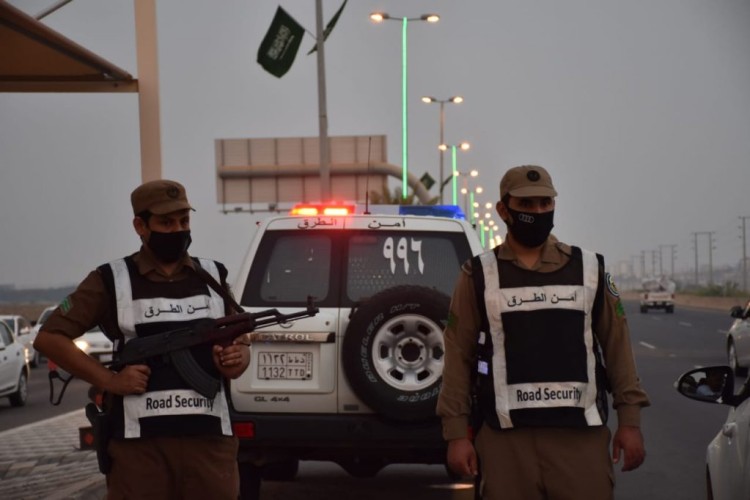 القوات الخاصة لأمن الطرق تشارك أبناء الوطن احتفالهم باليوم الوطني التسعين