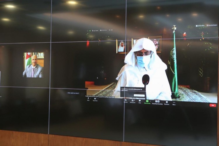 “وزير الشؤون الإسلامية” يقف على جاهزيّة المواقيت ومرافقها لاستقبال المُعتمرين عبر جولة افتراضية بمشاركات قيادات الوزارة