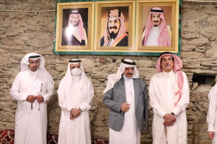 إعلاميو الباحة في زيارة للمعالم السياحية والتراثية بمحافظة القرى