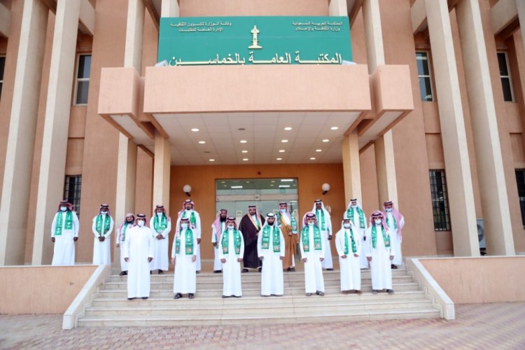 محافظ وادي الدواسر يُطلق مبادرة ” سيرته همم.. دروبه قمم ” 