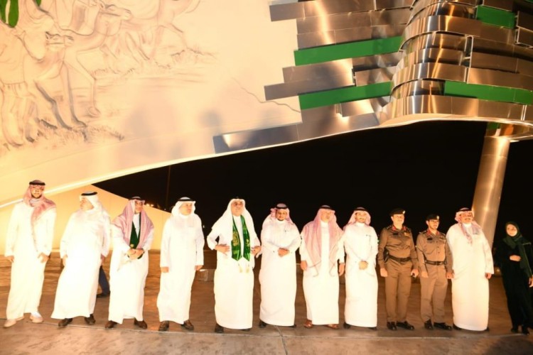 أمين الشرقية يدشن دوار البيرق في محافظة الخبر