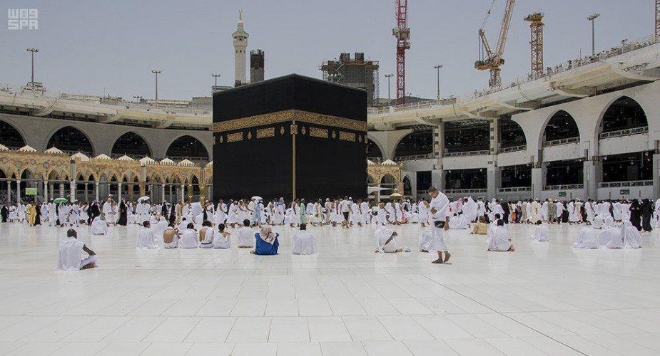 عبر تطبيق “اعتمرنا” .. الحج والعمرة تشرح آلية تنظيم دخول المعتمرين والمصلين والزوار