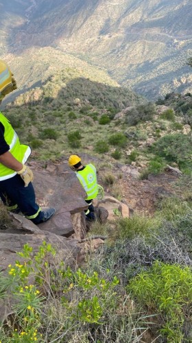 مدني أبها: سقوط شخص من مرتفع جبلي بعقبة ردوم .. والكشف عن حالته الصحية!