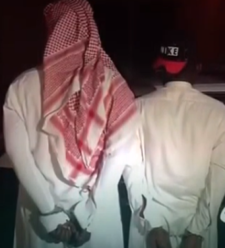 ظهرا في مقطع متداول .. شرطة الرياض تطيح بوافدين قاما بسرقة محفظة رجل مسن