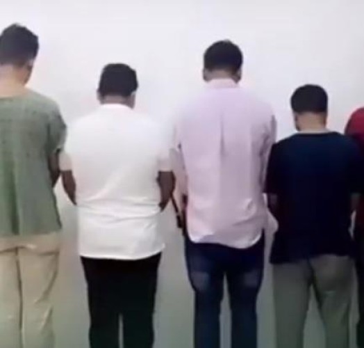 القبض على 5 مقيمِين لمتاجرتهم بشرائح اتصال سُجلت بأسماء أشخاص مجهولين بالرياض – فيديو