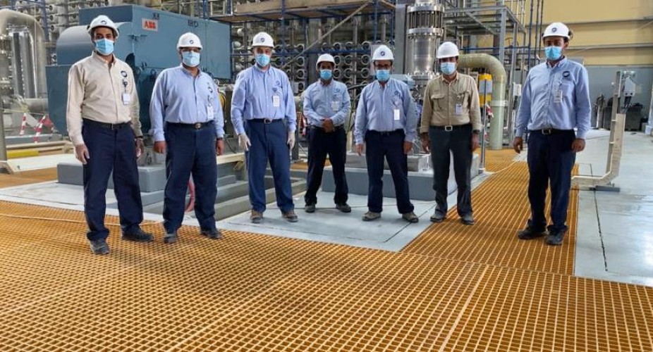 “التحلية” تدشن إنتاجها في حقل قبل موعده وتغذي المحافظة وقراها بـ 17,000 م3 من المياه المحلاة يومياً