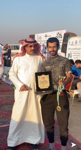 رابطة الشمال الإعلامية تقدم شهادة شكر للشاعر “فوزي بن مربح الرشيدي”