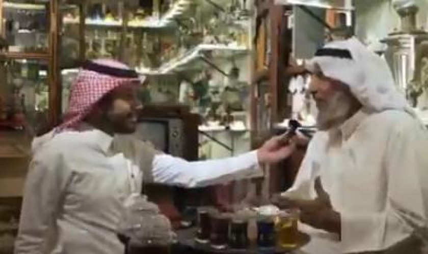 يحتوي على ما يزيد على 5 آلاف قطعة .. بالفيديو: مواطن في الخبر يؤسس أول متحف للشاي بالمنطقة الشرقية