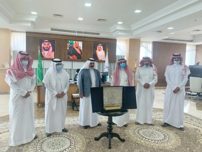 معالي رئيس جامعة الباحة يستقبل رئيس المركز الإعلامي بالمنطقة