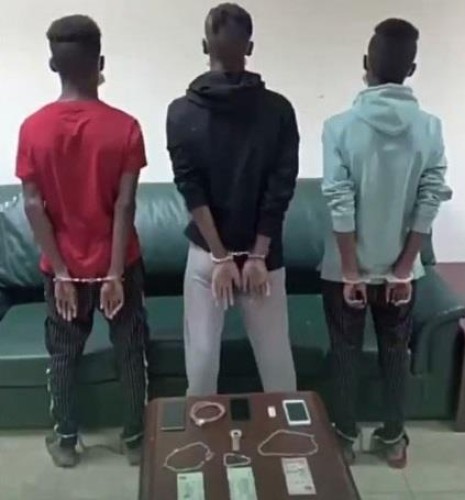 شرطة المدينة تطيح بتشكيل عصابي امتهن دخول المنازل .. وكشف لغز سرقتها بشكل خفي