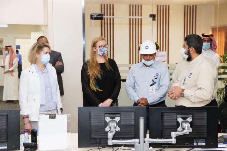 بحثت توقيع مذكرة تفاهم بحثية  بين “التحلية” ووزارة الطاقة الأمريكية