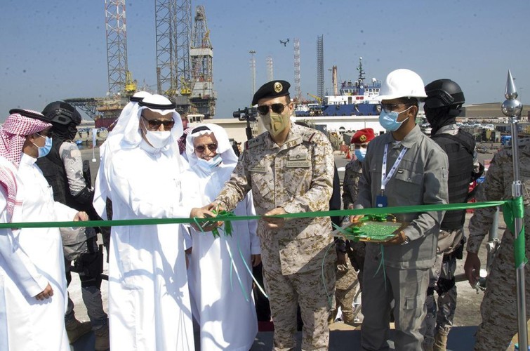 وزارة الدفاع والهيئة العامة للصناعات العسكرية تعلنان عن تدشين أُول منظومة للزوارق الاعتراضية السريعة (HSI32) المصنعة محلياً