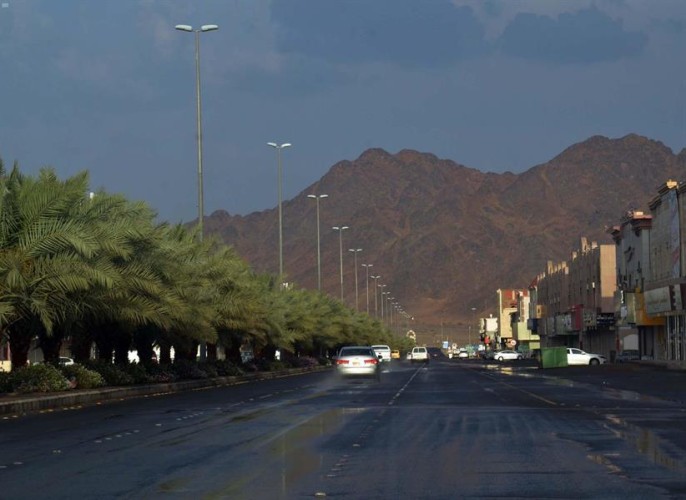 شاهد .. مواطنون يوثقون مقاطع لـ”جريان السيول” التي شهدتها مدن ومحافظات المدينة المنورة