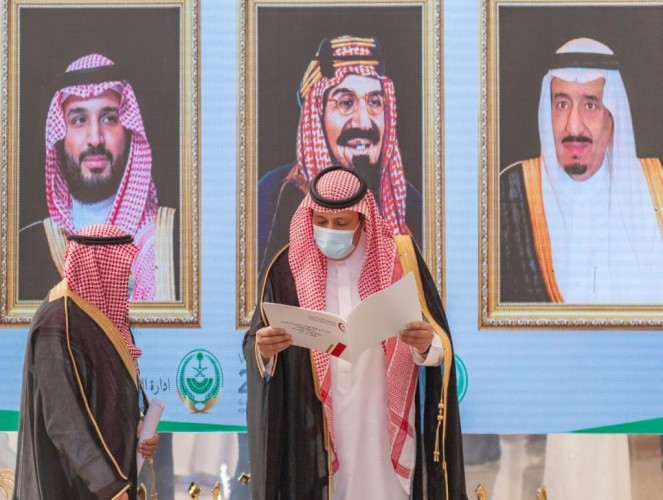 أمير الباحة يستقبل مدير عام فرع هيئة الهلال الأحمر بالمنطقة