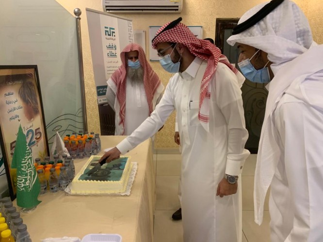 البركة الخيرية تكرم عدد من الموظفين الذين غادروا البركة وتركوا بصمة تشهد لهم