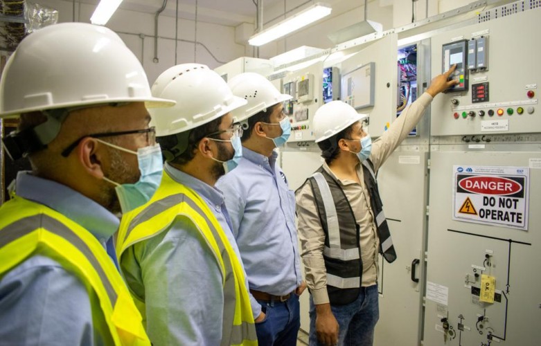 تحلية المياه المالحة تتأهب للبدء في تعبئة خط الأنابيب والتشغيل التجريبي لمحطة الضخ الرئيسية