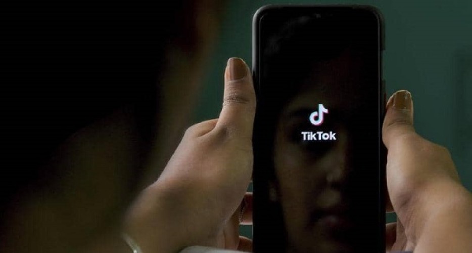 باكستان .. حظر تطبيق “تيك توك” بعد شكاوى من محتوى لا أخلاقي وخليع