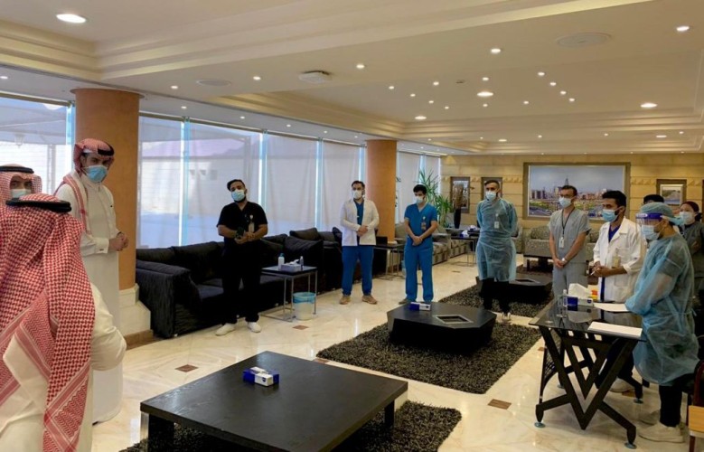 سمو أمين منطقة الرياض يدشن حملة التطعيم ضد الانفلونزا الموسمية