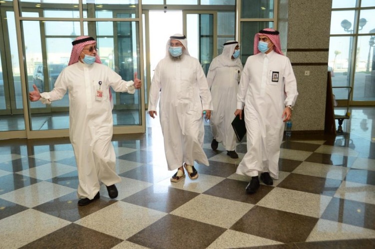 مستشار الأمانة العامة لصندوق التعليم العالي الجامعي يزور جامعة الإمام عبد الرحمن بن فيصل