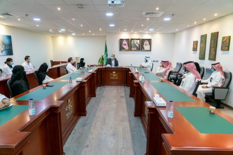 الدكتور الغامدي يتفقد خدمات ولادة الدمام