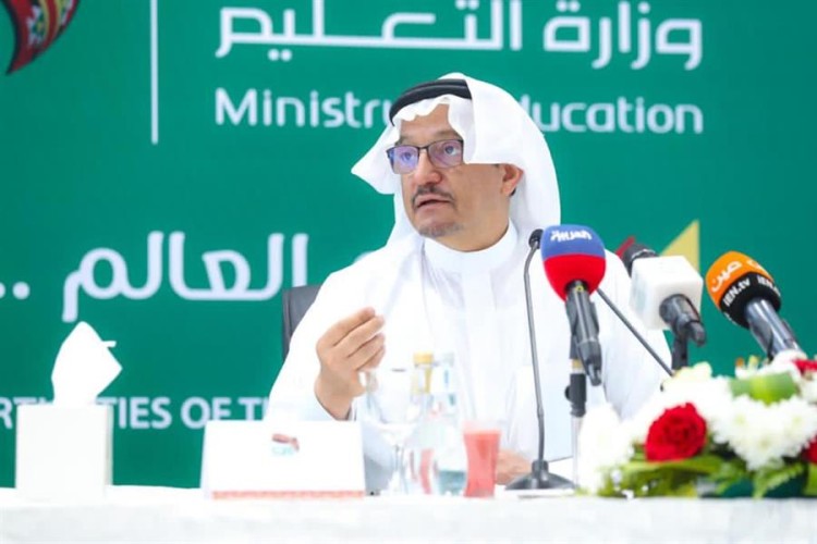 وزير التعليم : يؤكد على أن التعليم المدمج بين الحضوري وعن بُعد سيكون له أهمية كبيرة في المرحلة المقبلة