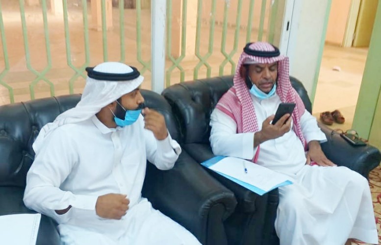 رئيس قسم القيادة المدرسية بتعليم صبيا يتفقد سير العمل بمجمع آل مشحنة التعليمي بالريث