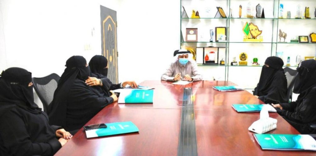 رئيسة وأعضاء مجلس إدارة جمعية الملك فهد الخيرية النسائية بجازان يزورون لجنة التنمية الاجتماعية الأهلية بأبوعريش