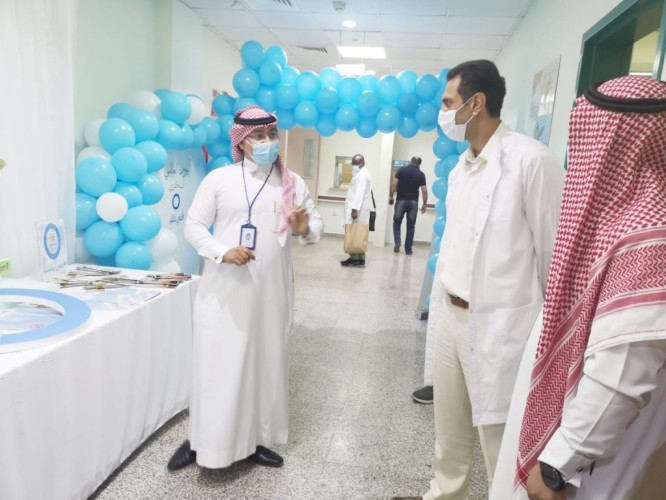 مستشفى بني مالك ينظم معرضاً توعوياً بمناسبة اليوم العالمي للسكري