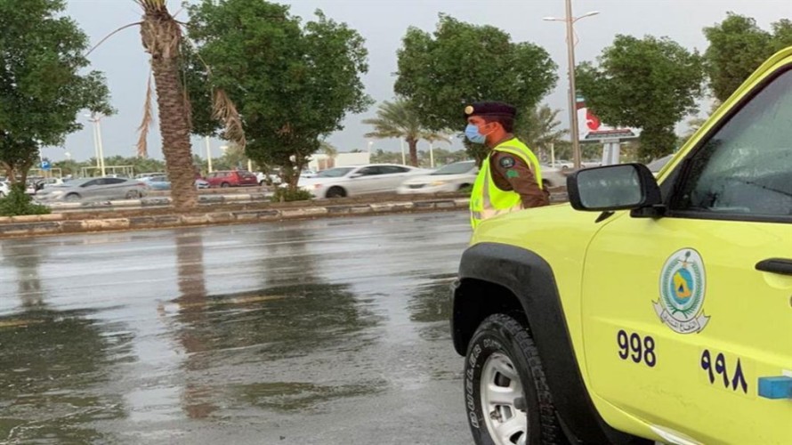 تنبيه من الدفاع المدني بشأن استمرار فرصة هطول الأمطار الرعدية على القصيم والرياض