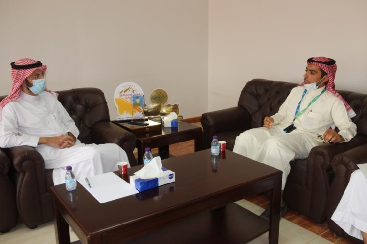 محافظ النبهانية يستقبل رئيس قطاع القروض الإنتاجية و ضابط الاتصال للخدمات المالية في بنك التنمية الاجتماعية فرع الرس