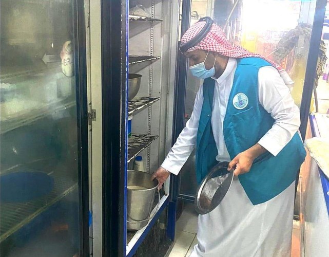 أمانة الشرقية تنفذ 449 جولة رقابية وترصد 11 مخالفة للإجراءات الاحترازية في الأسواق والمراكز التجارية أمس الأربعاء