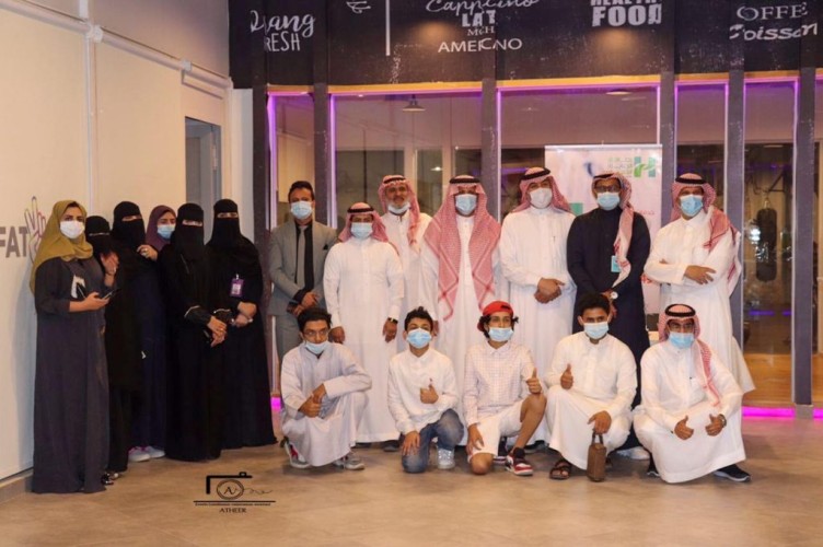 بطاقة الرعاية الصحية واكاديمية fat2fit يوقعان عقد الشراكة المجتمعية