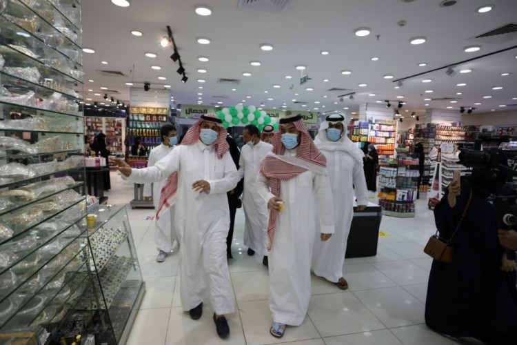 أمين عام  الغرفة التجارية بمكة المكرمة  : تعزيز روح المبادرة بين أبناء المنطقة و دعم قطاع المنشات الصغيرة و المتوسطة